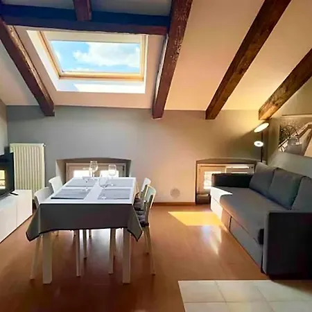 Tivarnella - Large And Bright Attic In Center Apartment Trieste